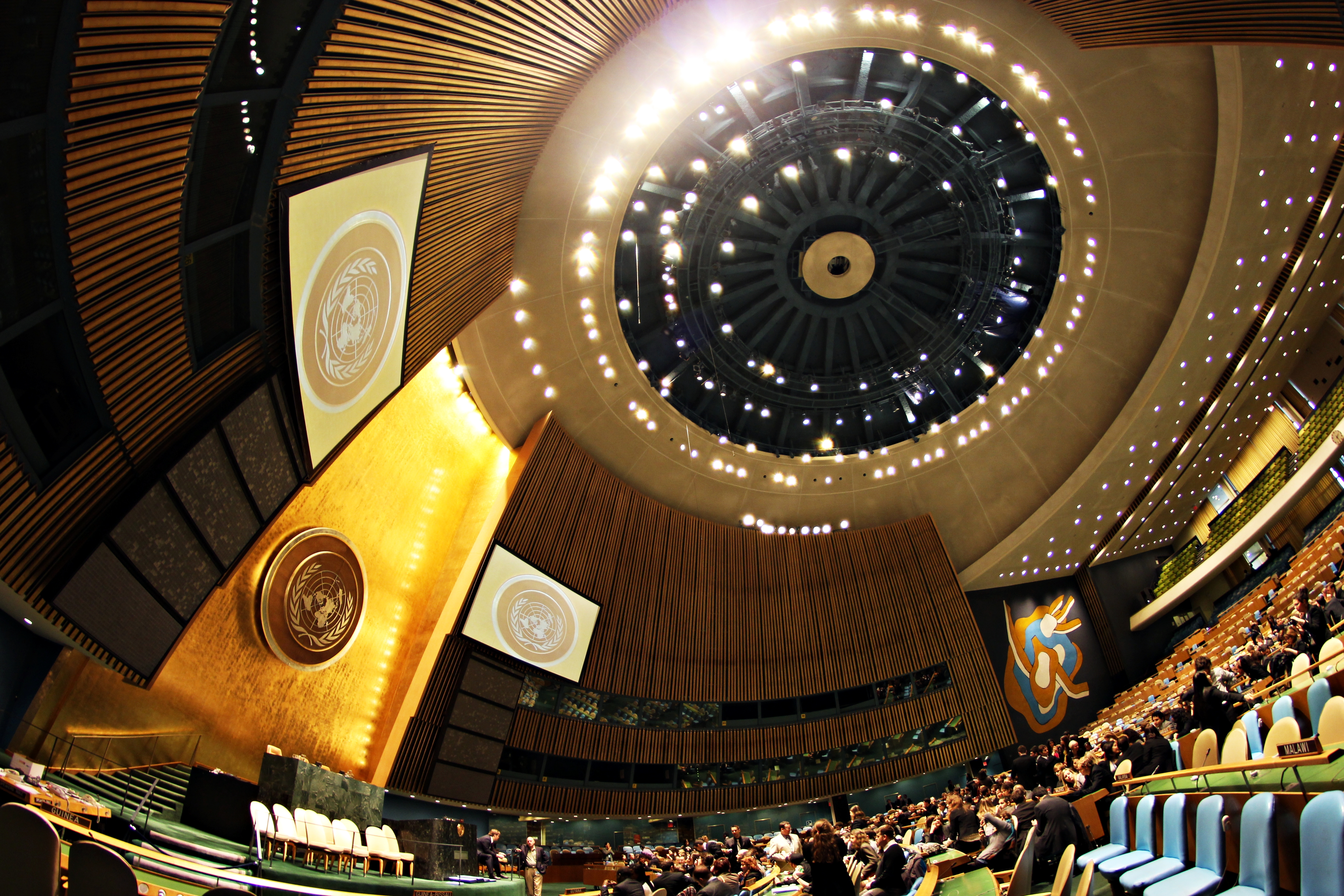  Transformem Nacions Unides en l'instrument central de la governança democràtica mundial