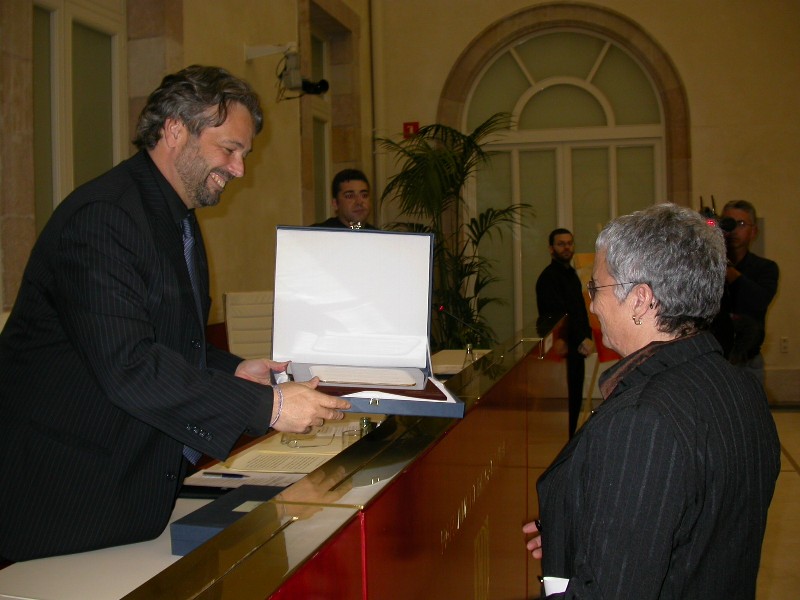 L’Associació de Persones Participants Agora de l’Escola de Persones Adultes de La Verneda Sant Martí, Premi Solidaritat 2006