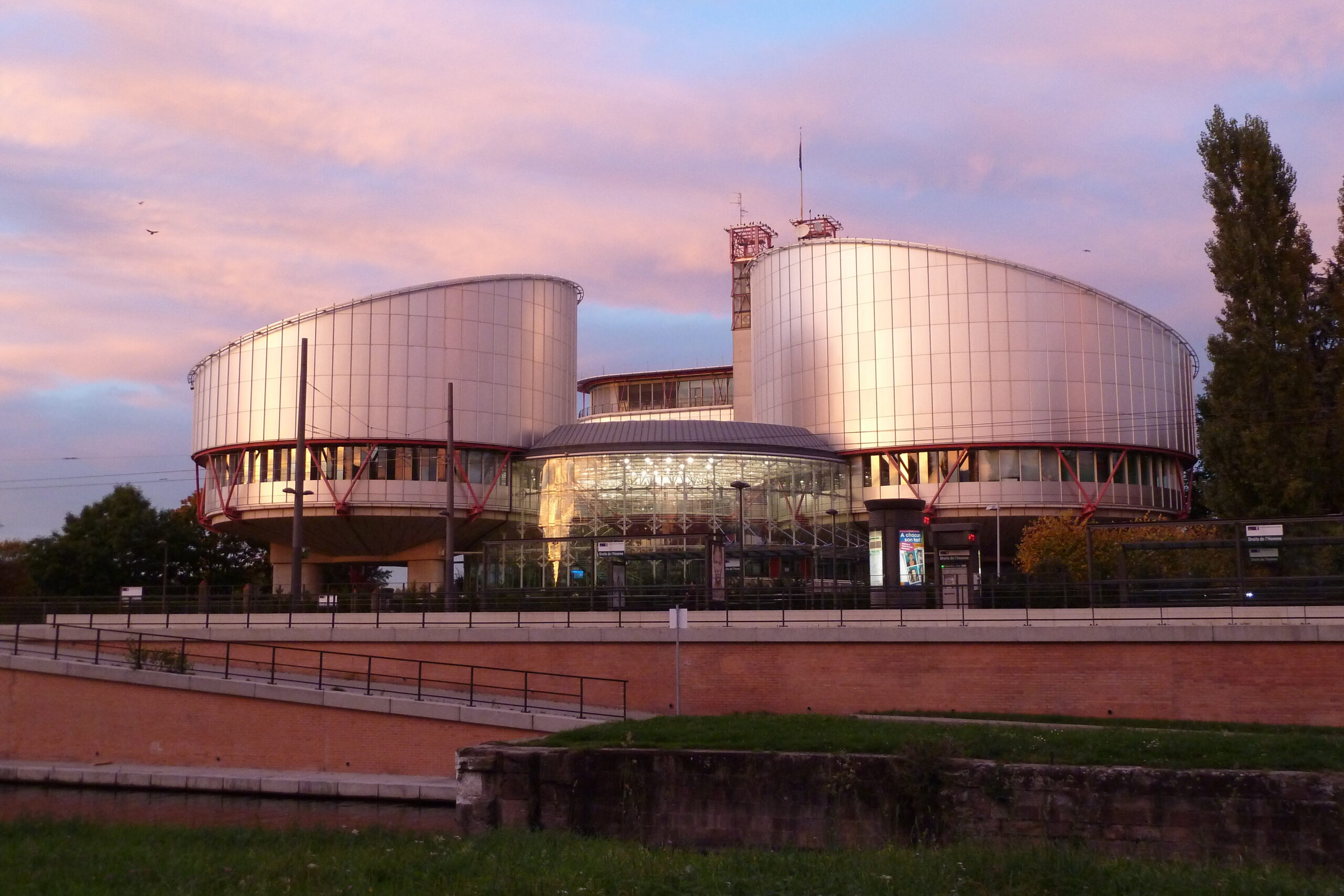El IDHC presenta un informe sobre el Tribunal Europeo de Derechos Humanos (TEDH)